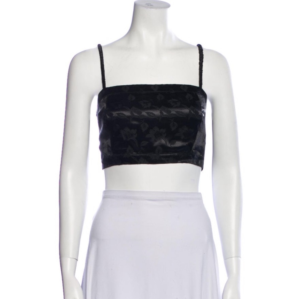 Rahi sleeveless crop top size small